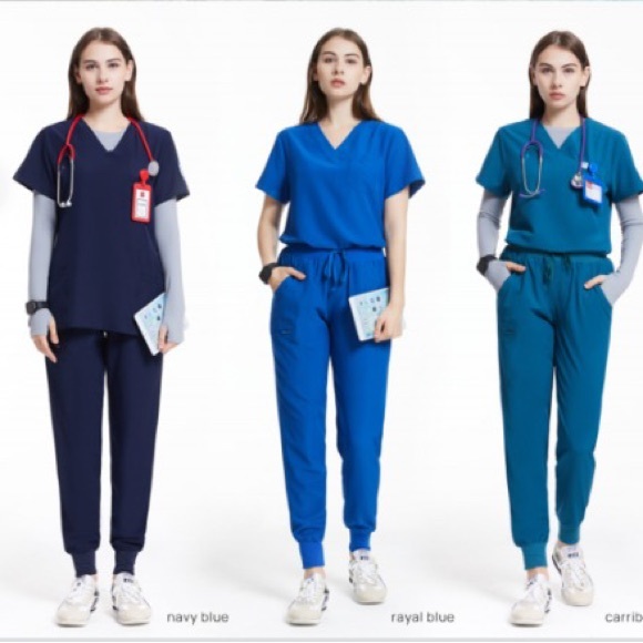 Nursing scrubs - Picture 1 of 3
